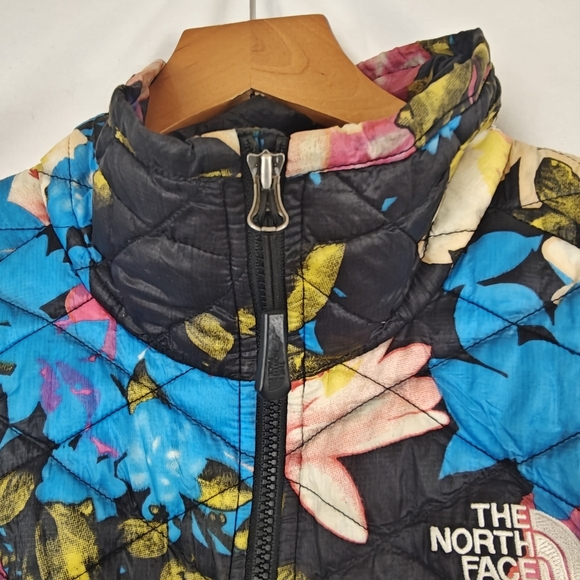 The North Face Vest Womens Small Multicolor Floral Packable Quilted Thermoball - Picture 5 of 11